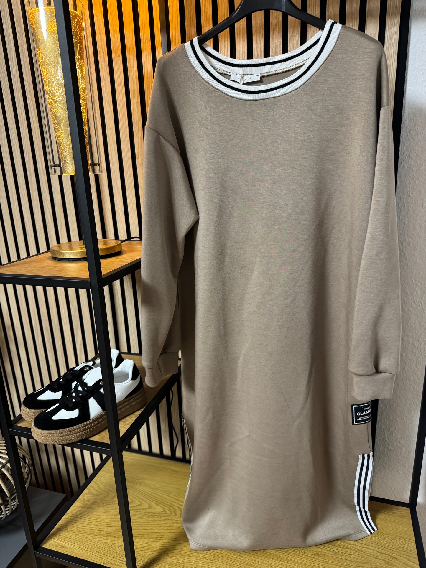 Sportliches Kleid 2589