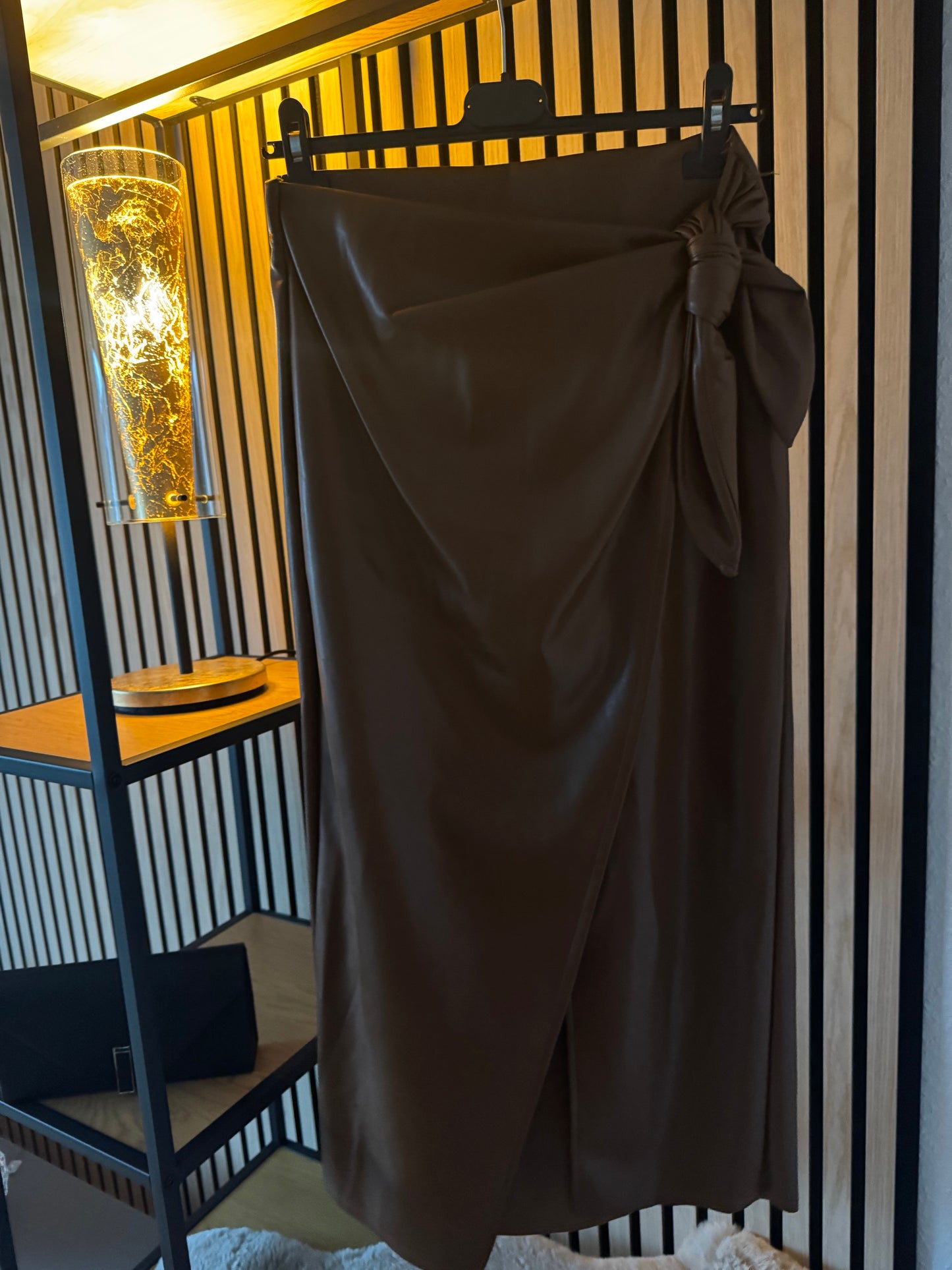 Eleganter Damenrock aus Eco-Leder 2614