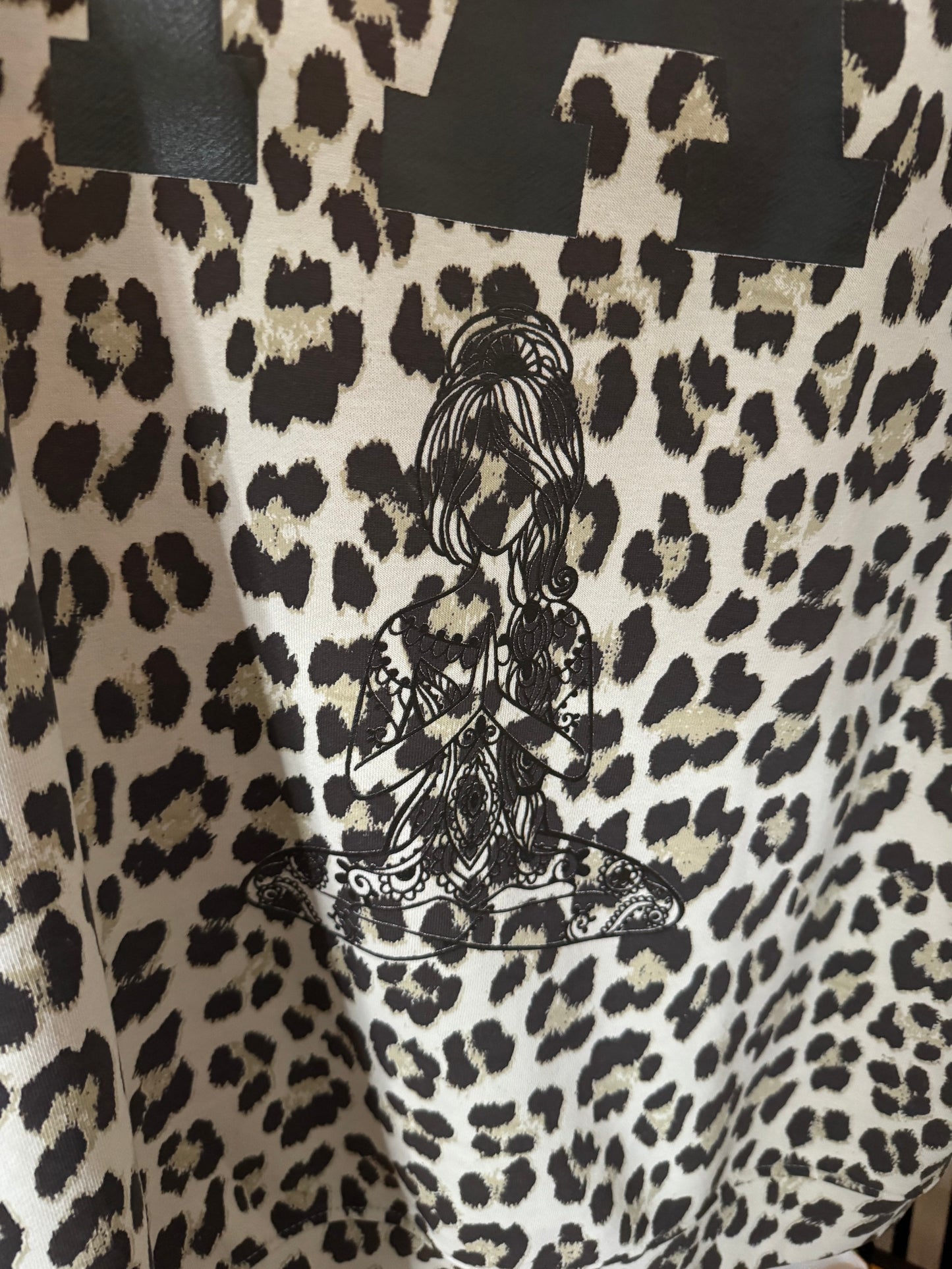 Pullover im Leo-Style 2559
