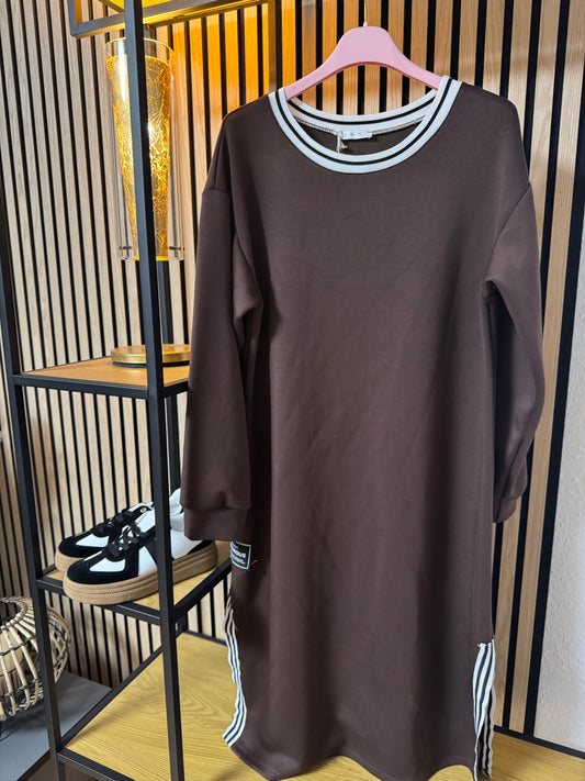 Sportliches Kleid 2589