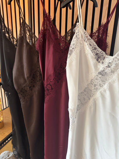 Slip Dress mit Spitze2625