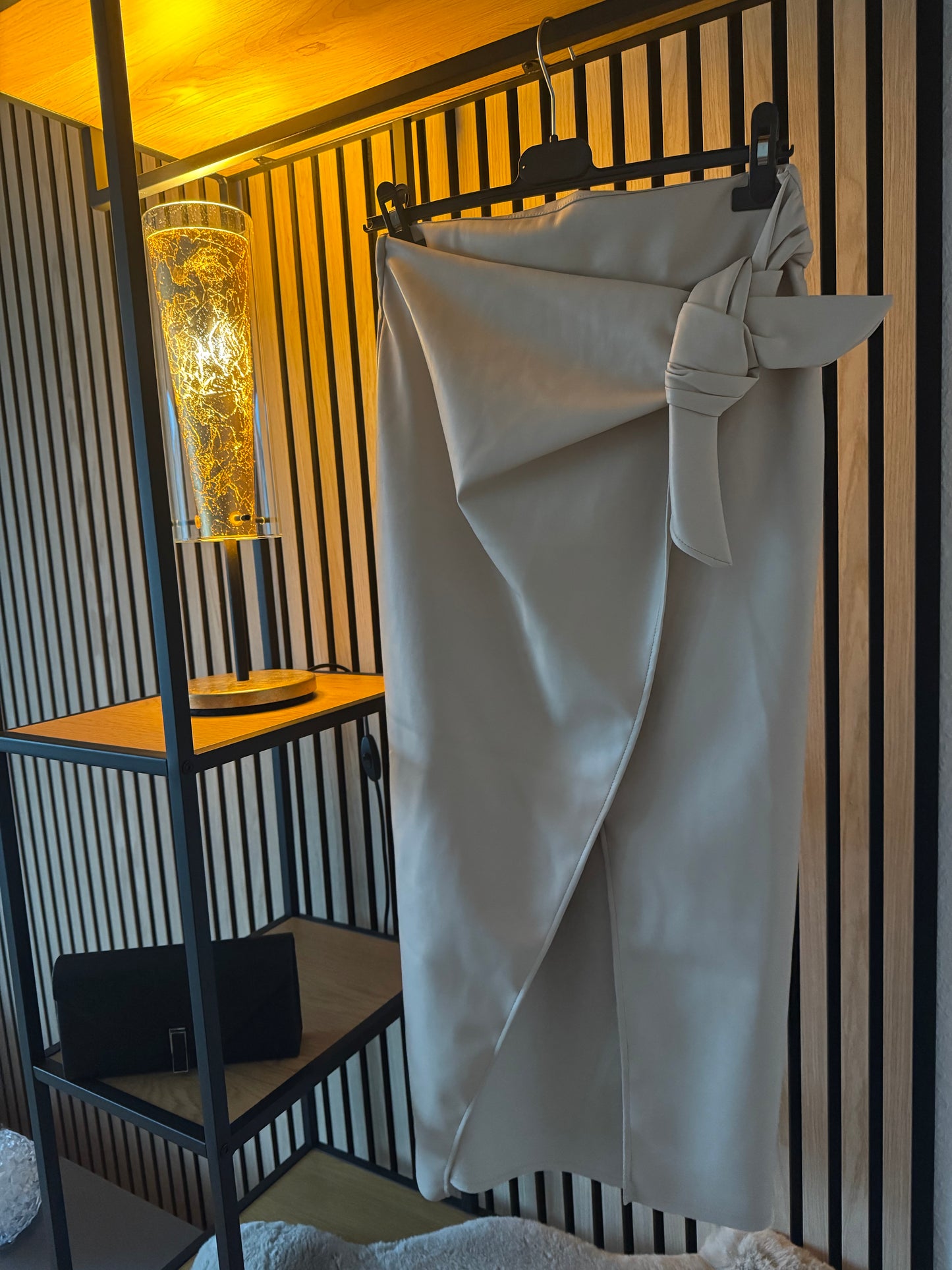 Eleganter Damenrock aus Eco-Leder 2614