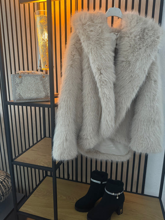 Exklusiver Damen Kurzpelz 2602