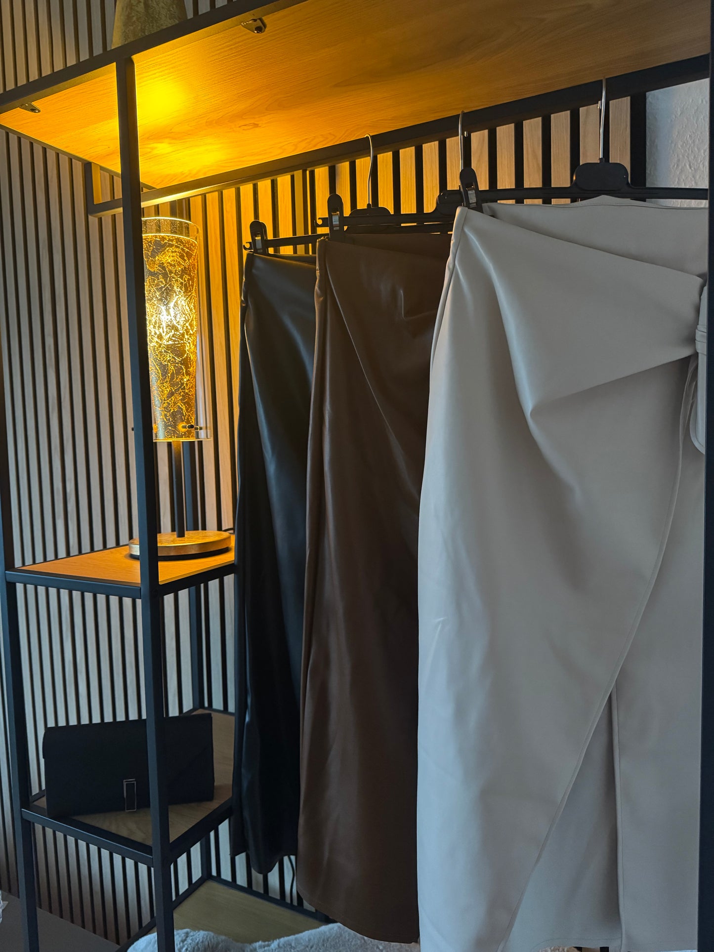 Eleganter Damenrock aus Eco-Leder 2614