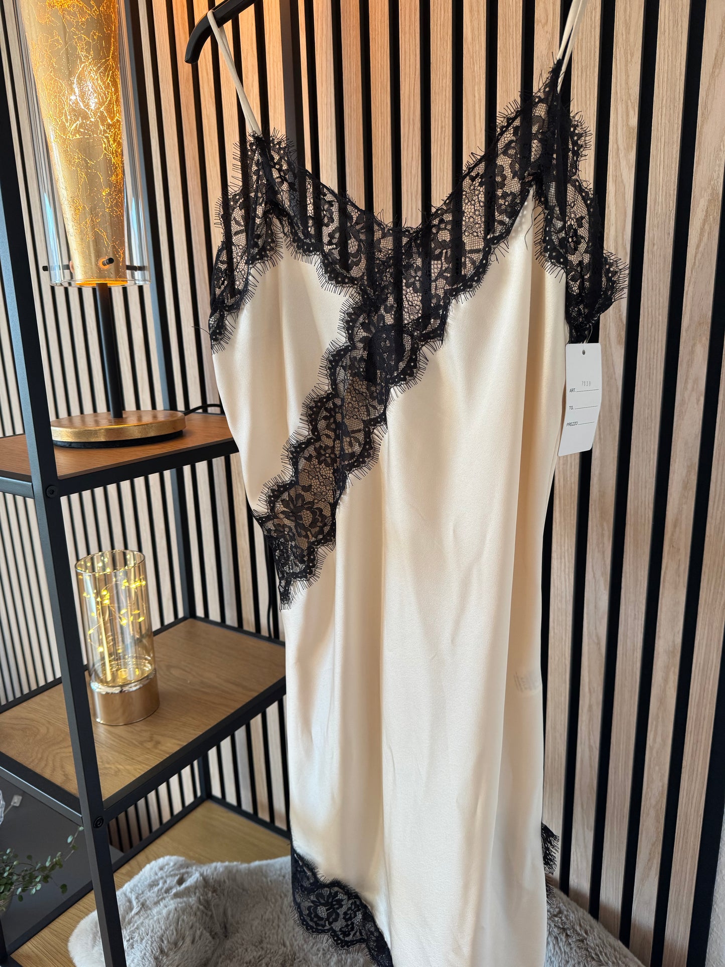 Slip Dress – italienische Sinnlichkeit & zeitlose Eleganz2624