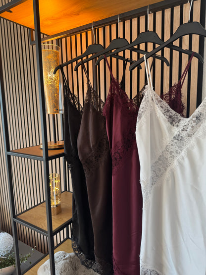 Slip Dress mit Spitze2625