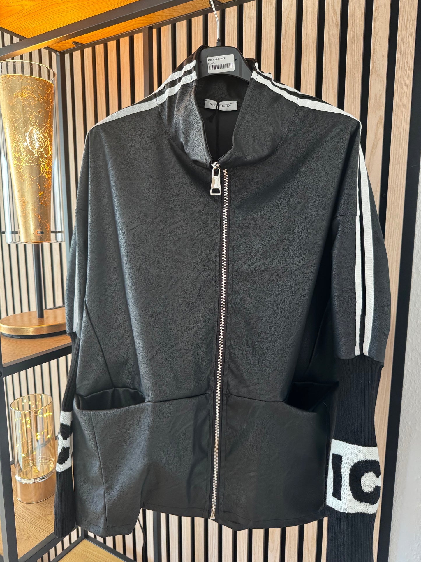 Damenjacke aus Eko-Leder – sportlich-eleganter Look 2627