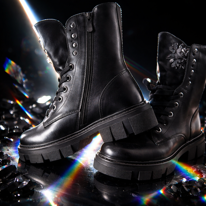 Damen kurze Stiefeletten / Boots in klassischem Schwarz 7592